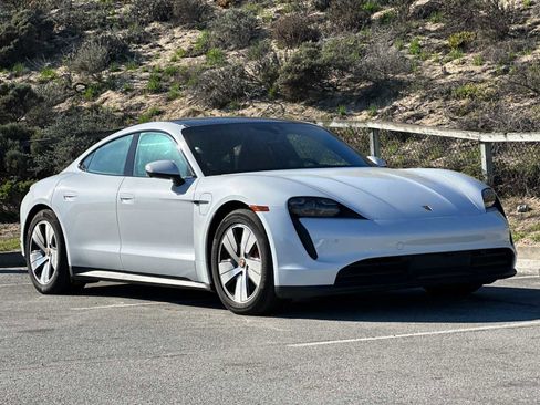 Used 2024 Porsche Taycan 4S image 10