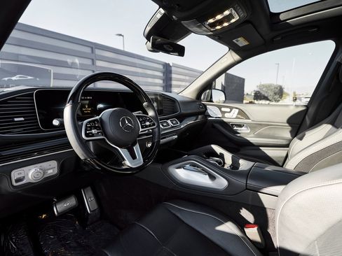 Used 2021 Mercedes-Benz Maybach GLS 600 Maybach GLS 600 image 2