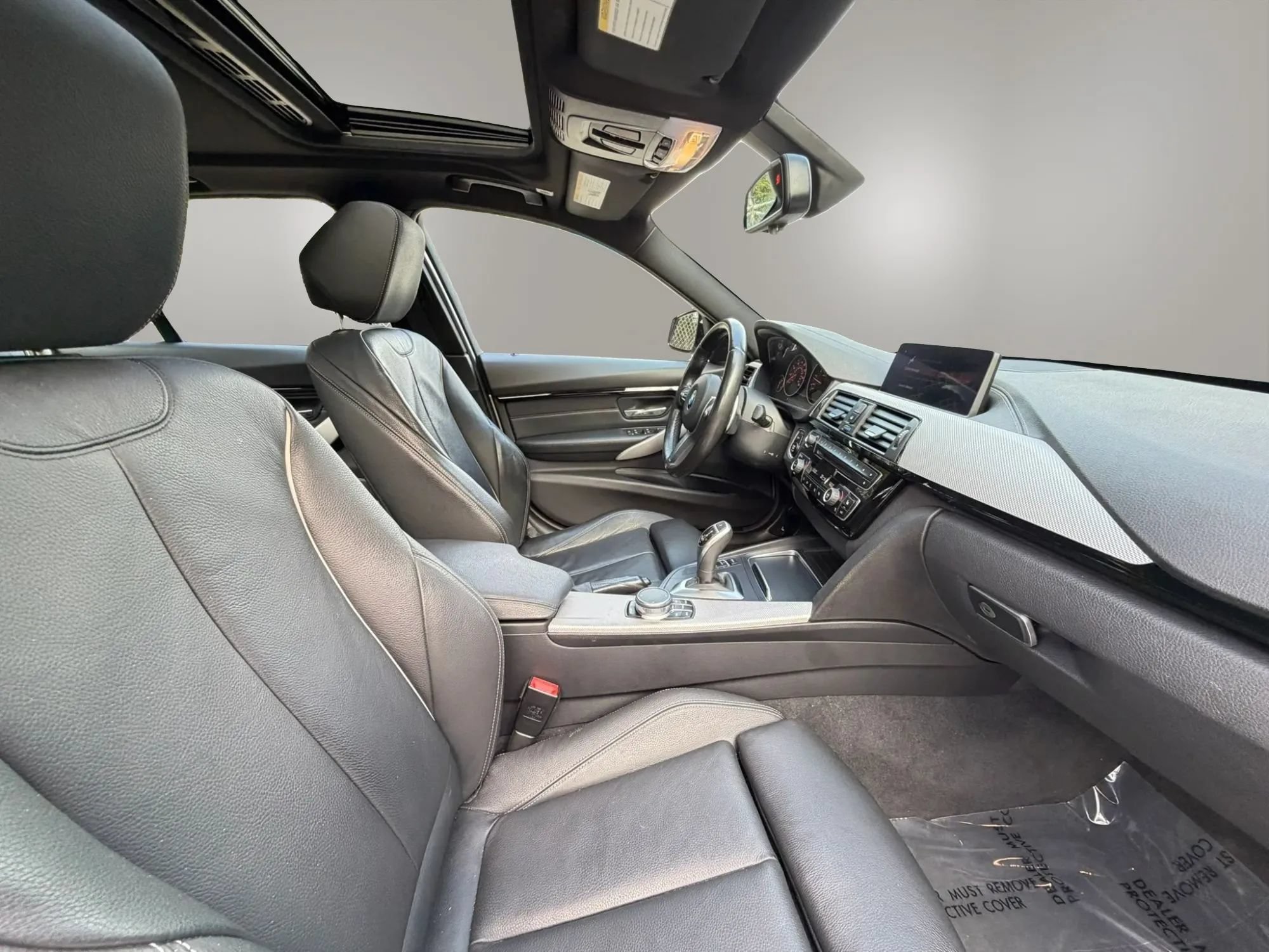 Used 2018 BMW 330i Sedan w/ M Sport Package RWD image 16