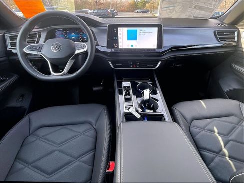 New 2026 Volkswagen Atlas Cross Sport SE image 12