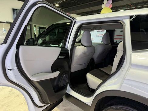 Used 2025 Mitsubishi Outlander Trail Edition image 35