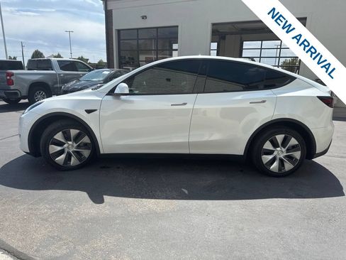 Used 2022 Tesla Model Y Long Range AWD/4WD image 4