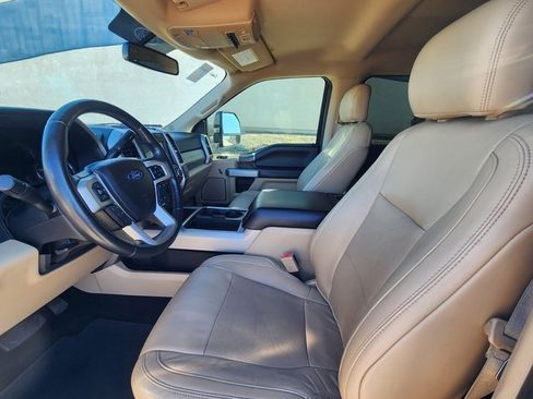 Used 2019 Ford F250 Lariat w/ Lariat Value Package image 12