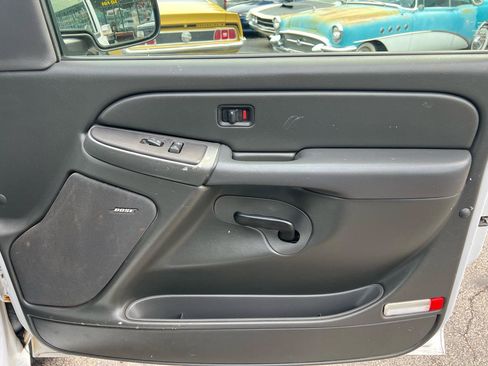 Used 2006 Chevrolet Silverado 2500 LT RWD image 14