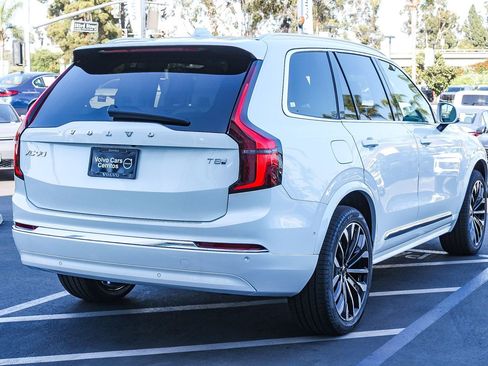 New 2026 Volvo XC90 T8 Ultra w/ Protection Package Premier AWD/4WD image 6