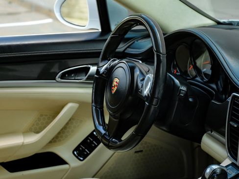 Used 2013 Porsche Panamera S RWD image 20