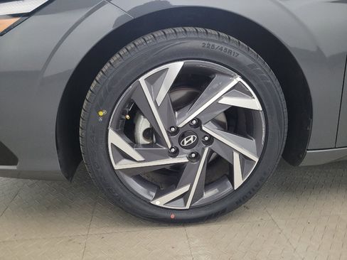 Used 2025 Hyundai Elantra SEL FWD image 31