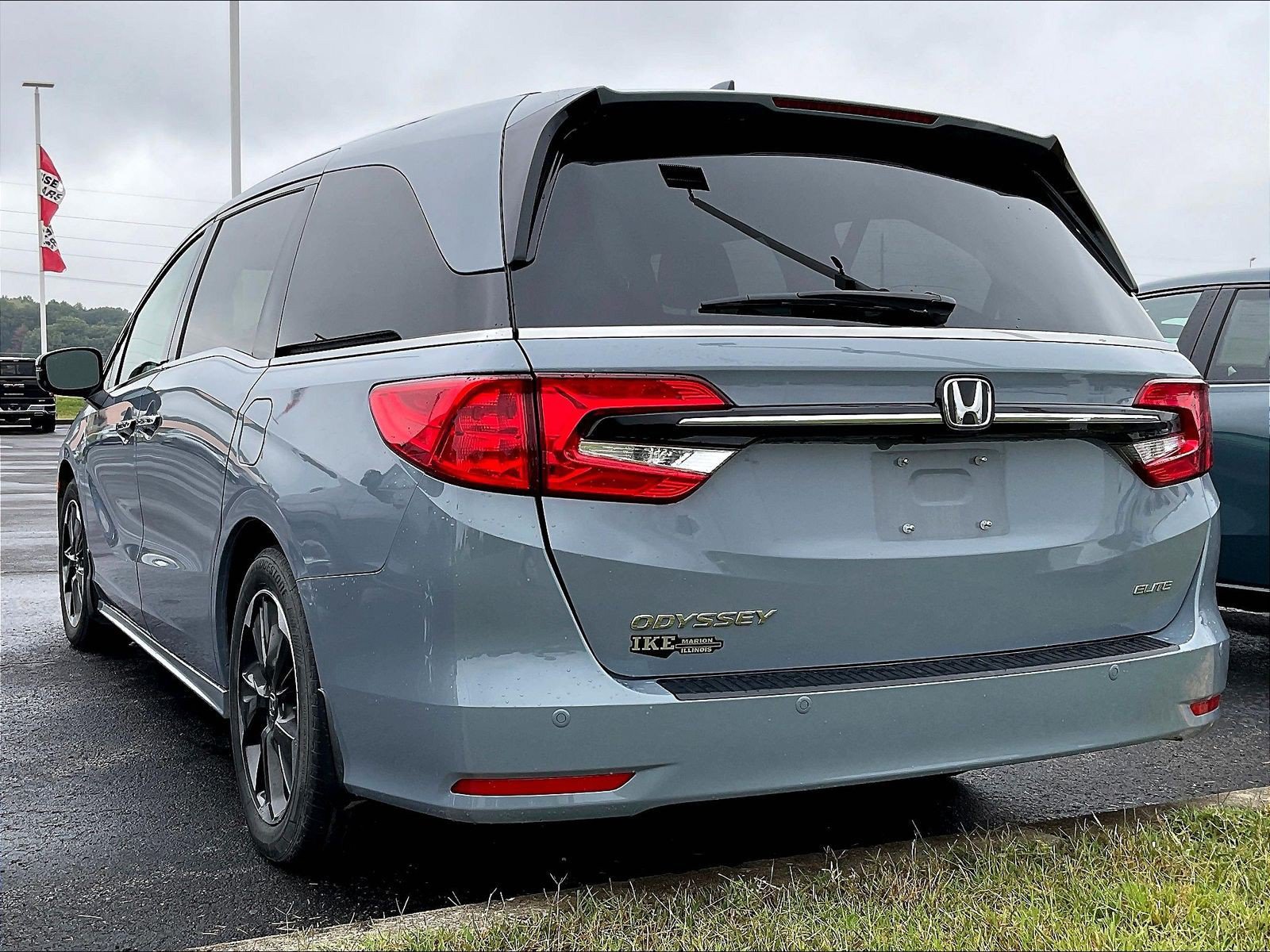Used 2024 Honda Odyssey Elite image 3