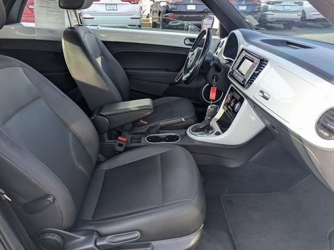 Used 2019 Volkswagen Beetle 2.0T SE image 30