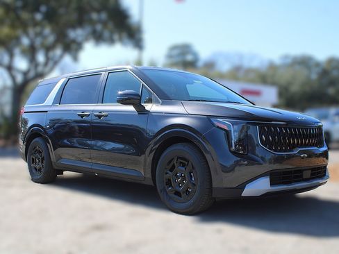 New 2026 Kia Carnival FWD image 3