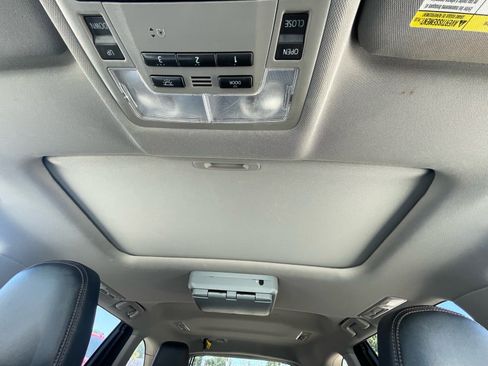 Used 2018 Toyota Highlander XLE FWD image 12