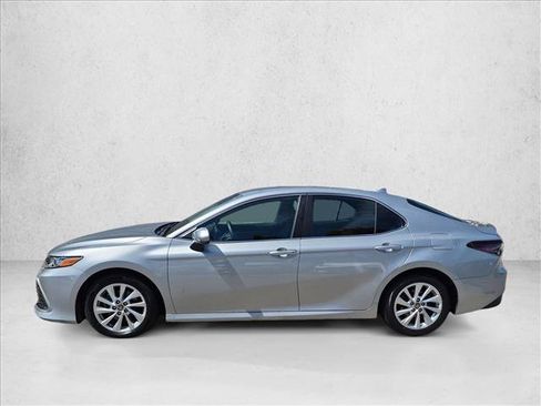 Used 2023 Toyota Camry LE FWD image 7