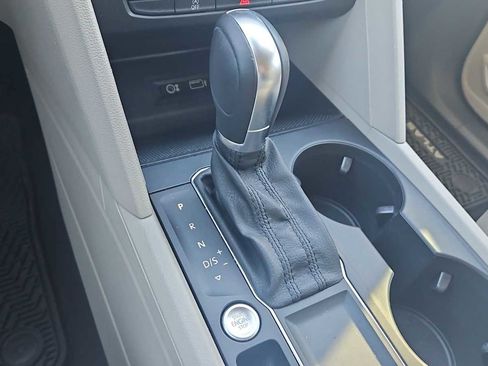 Used 2019 Volkswagen Atlas SE w/ Towing Package image 21