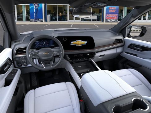 New 2026 Chevrolet Suburban Premier image 17