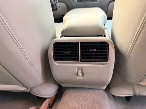 Used 2007 Lincoln Town Car Signature image 20