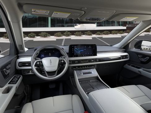 New 2026 Lincoln Aviator 2WD image 9