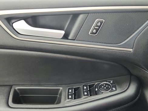 Used 2024 Ford Edge SEL image 39