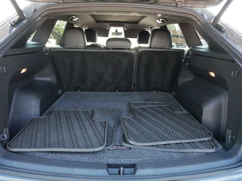 Used 2021 Volkswagen Atlas Cross Sport SE w/ Panoramic Sunroof Package AWD/4WD image 18