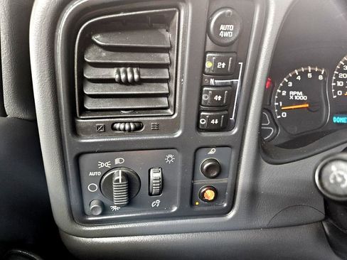 Used 2005 Chevrolet Silverado 1500 4x4 Extended Cab w/ Light Duty Power Package image 20