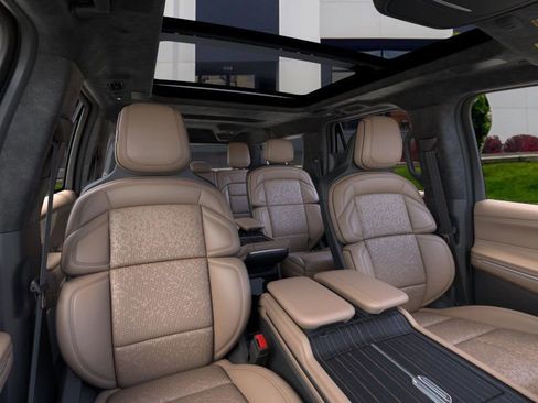 New 2025 Lincoln Navigator L Black Label image 10