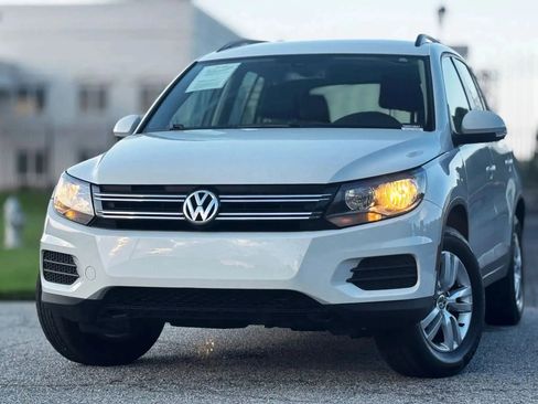 Used 2016 Volkswagen Tiguan S FWD image 2