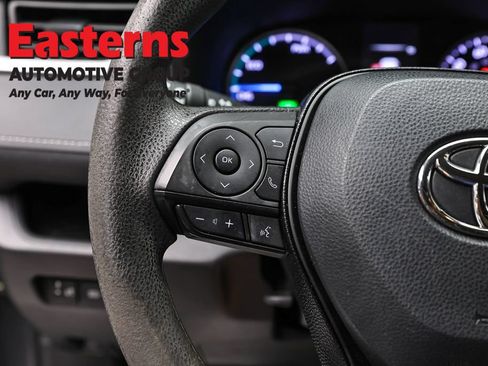 Used 2021 Toyota RAV4 XLE AWD/4WD image 15