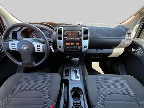 Used 2018 Nissan Frontier SV w/ Value Truck Package AWD/4WD image 14