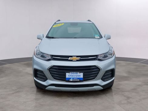 Certified 2022 Chevrolet Trax LT w/ LT Convenience Package image 2