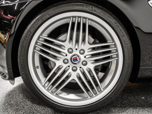 Used 2003 BMW Z8 image 9