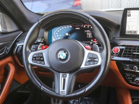 Used 2023 BMW M5 image 12