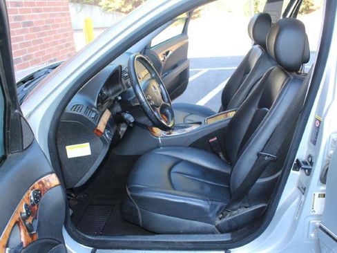 Used 2008 Mercedes-Benz E 350 Sedan image 10