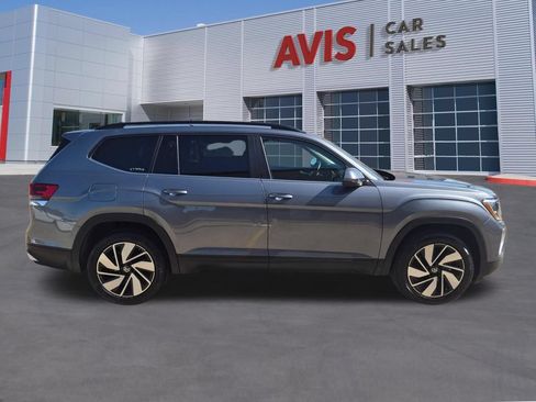 Used 2025 Volkswagen Atlas SE FWD image 5