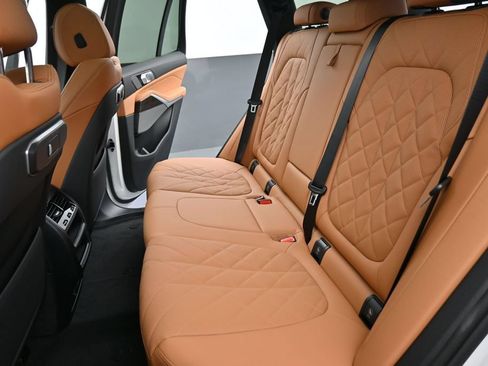 New 2026 BMW X5 xDrive40i w/ Premium Package AWD/4WD image 16
