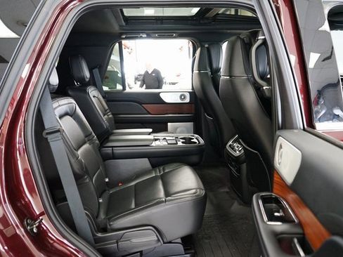 Used 2019 Lincoln Navigator Reserve image 15