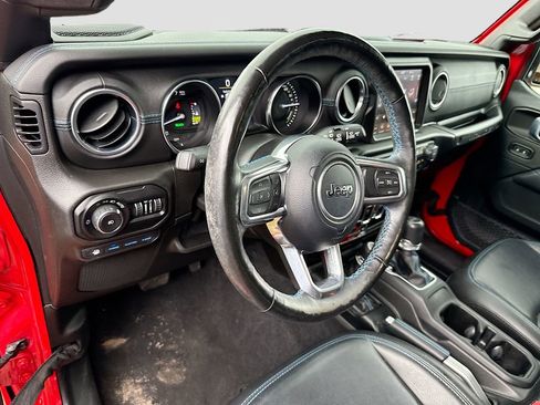 Used 2021 Jeep Wrangler Unlimited Rubicon 4xe w/ Cold Weather Group AWD/4WD image 10