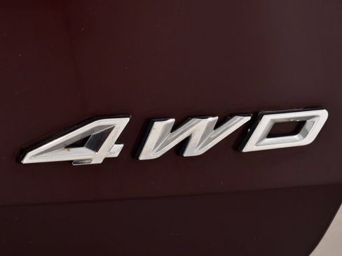 Used 2022 Ford Explorer XLT w/ Equipment Group 202A AWD/4WD image 22