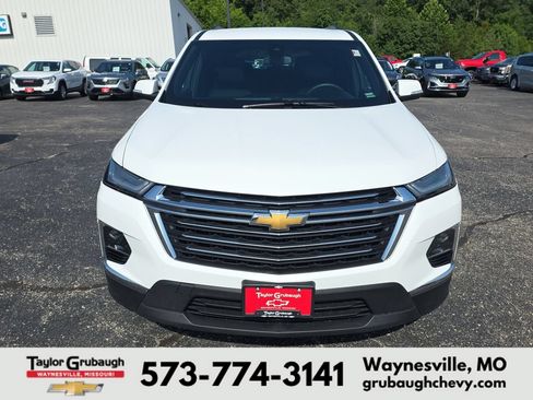 Used 2023 Chevrolet Traverse LT AWD/4WD image 3