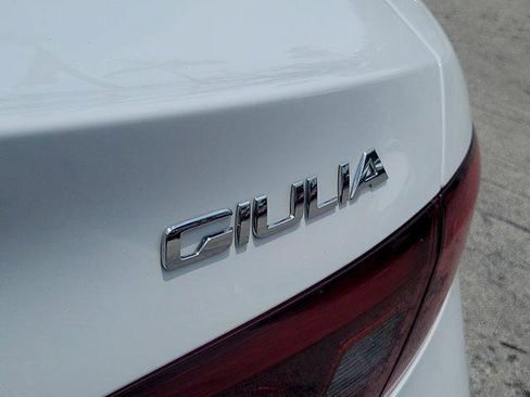 Used 2023 Alfa Romeo Giulia Veloce RWD image 10