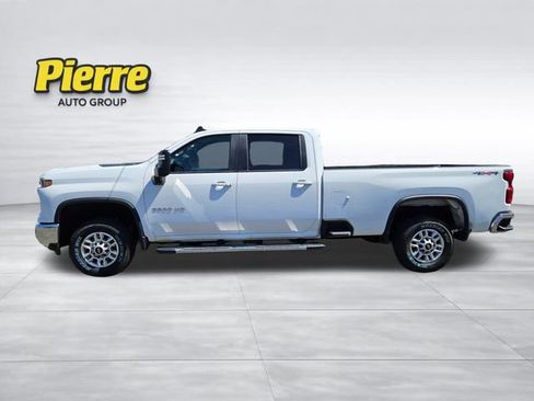 Used 2025 Chevrolet Silverado 2500 LT w/ Convenience Package AWD/4WD image 3
