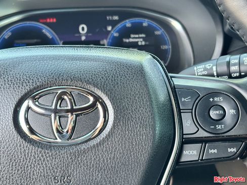 Used 2024 Toyota Venza Limited AWD/4WD image 23