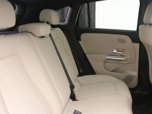 New 2026 Mercedes-Benz GLA 250 image 10