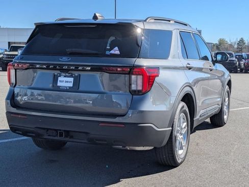 New 2026 Ford Explorer Active RWD image 3