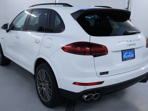 Used 2017 Porsche Cayenne S Platinum w/ Premium Package (PJW) AWD/4WD image 5
