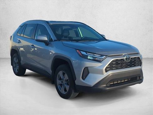 Used 2024 Toyota RAV4 XLE w/ Convenience Package FWD image 3