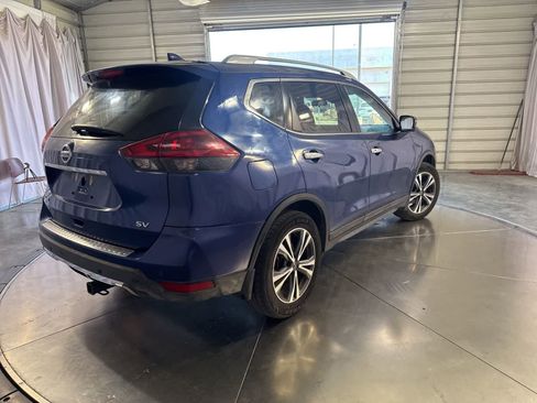 Used 2019 Nissan Rogue SV w/ Premium Package FWD image 5
