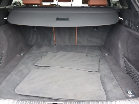 Used 2022 Audi e-tron Premium image 17