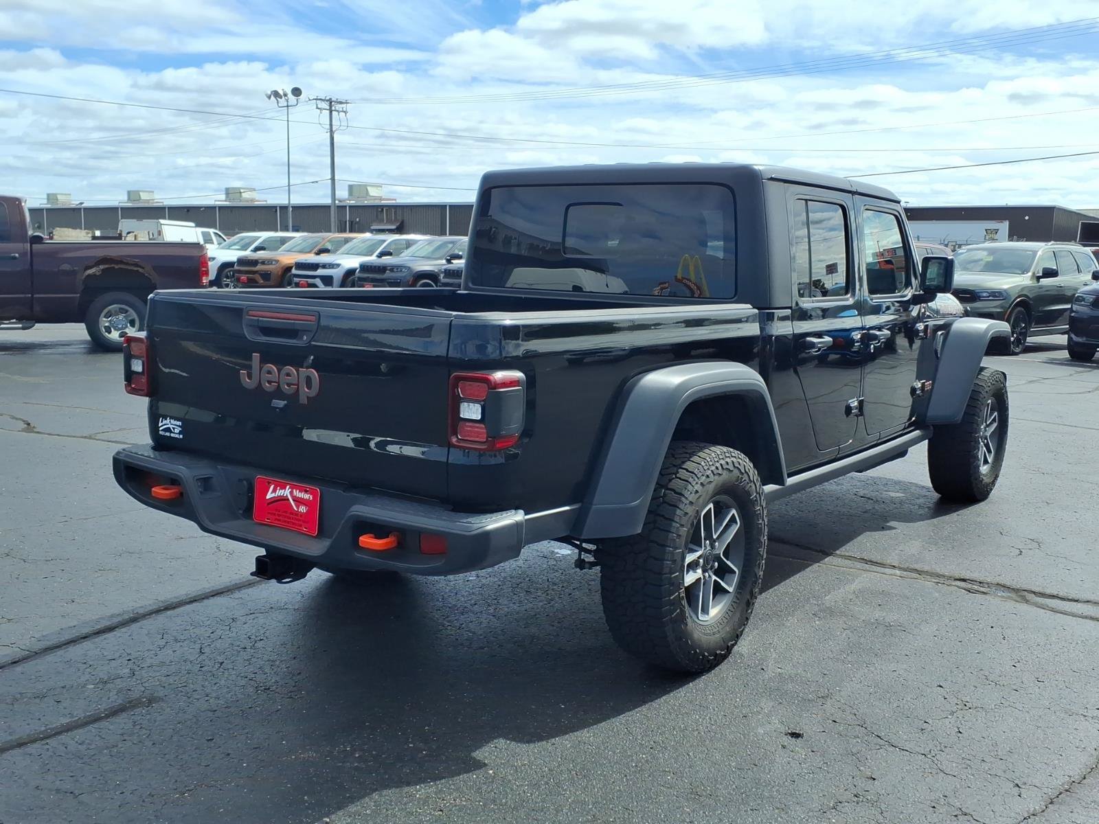 Used 2026 Jeep Gladiator Mojave AWD/4WD image 4