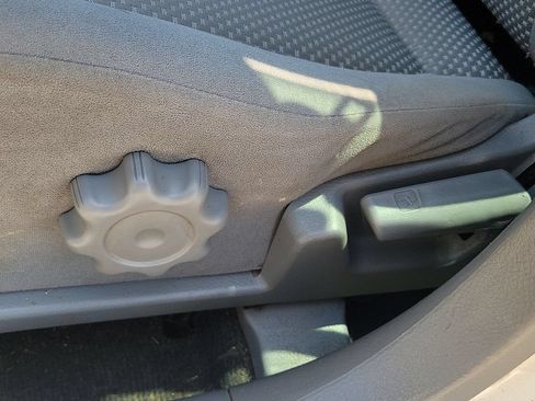 Used 2006 Mitsubishi Lancer FWD image 24