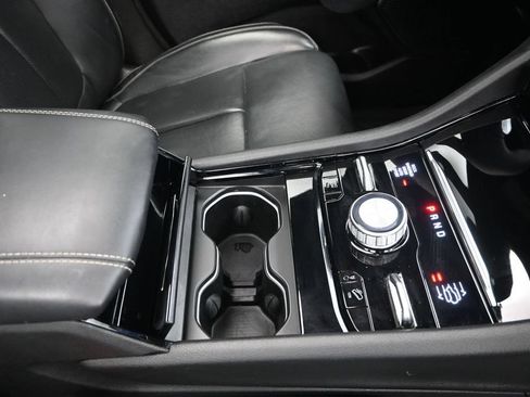 Used 2024 Jeep Grand Cherokee Overland w/ Luxury Tech Group IV AWD/4WD image 27