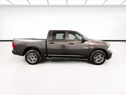 Used 2017 RAM 1500 Express RWD image 21